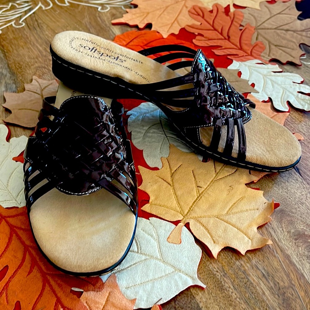 Softspots Shoe 9N Leather Brown/Bronze in color